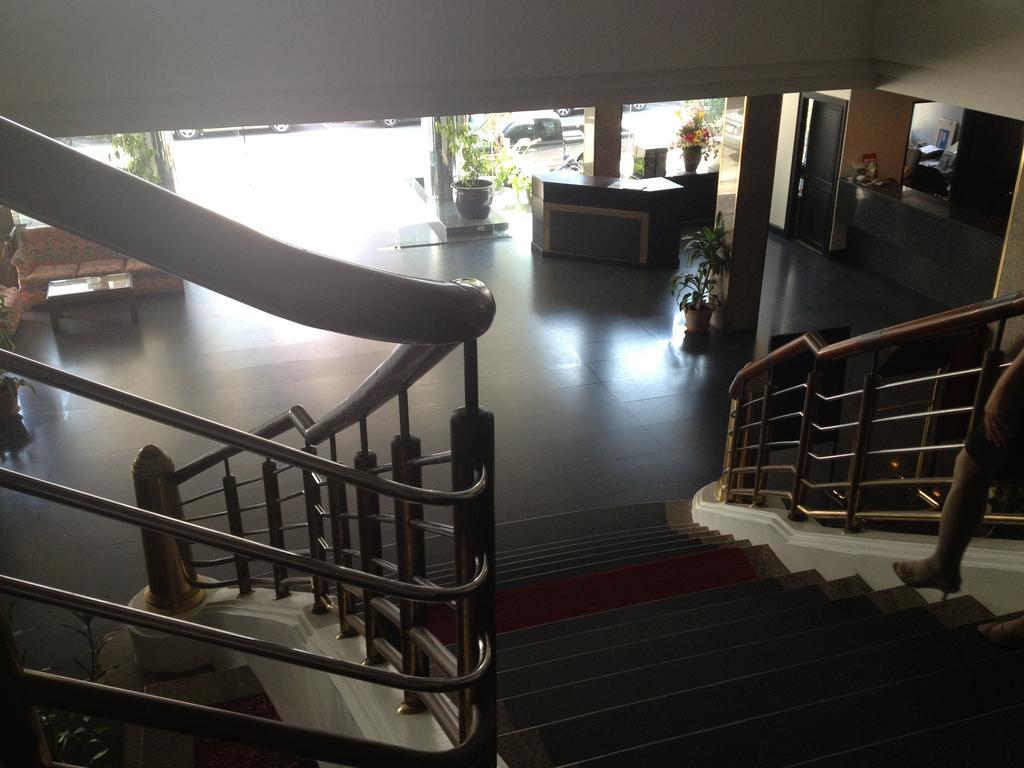 Sinthavee Hotel Phuket Exterior foto