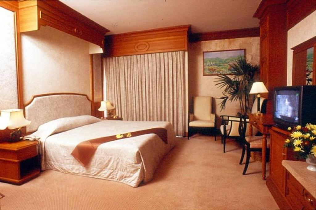 Sinthavee Hotel Phuket Exterior foto